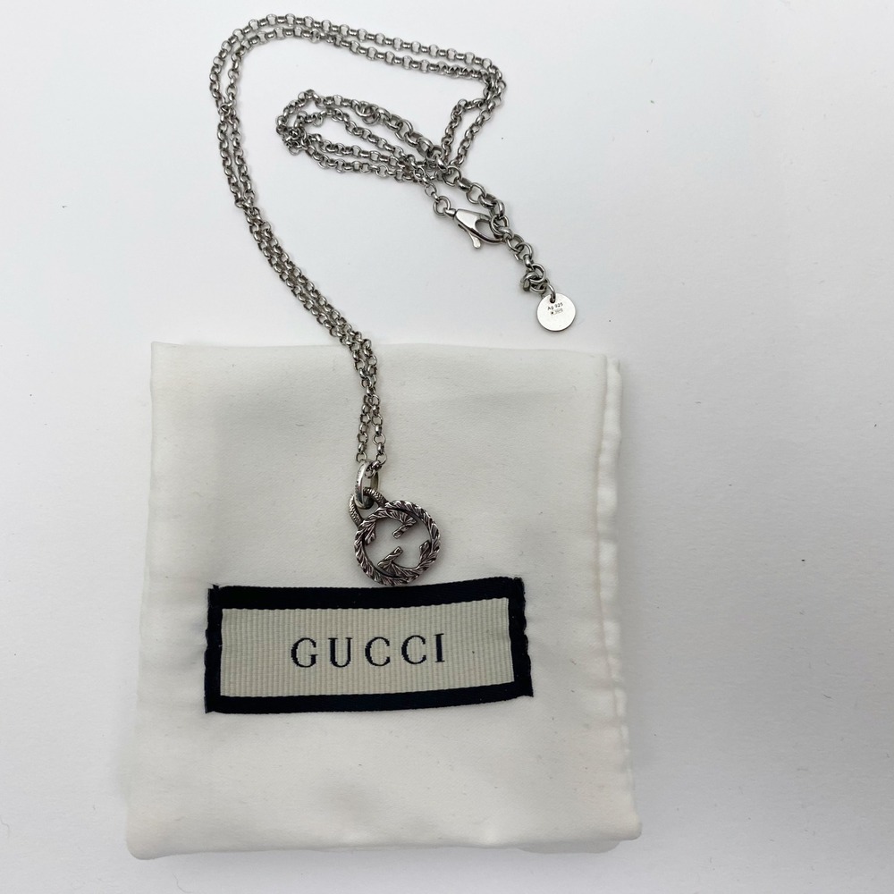 Gucci Interlocking G Textured Pendant Necklace Womens Silver 576993 J8400 0811 - Picture 6 of 9